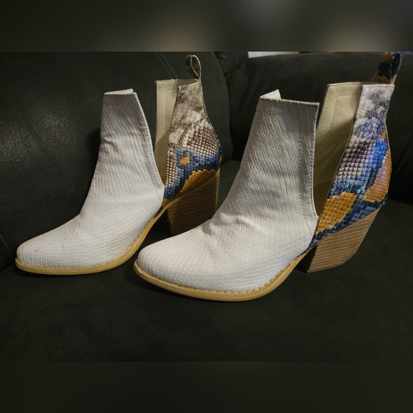 ARIDER GIRLWomen's Snake Print Ankle Boots Booties SZ6.5 - Picture 13 of 13